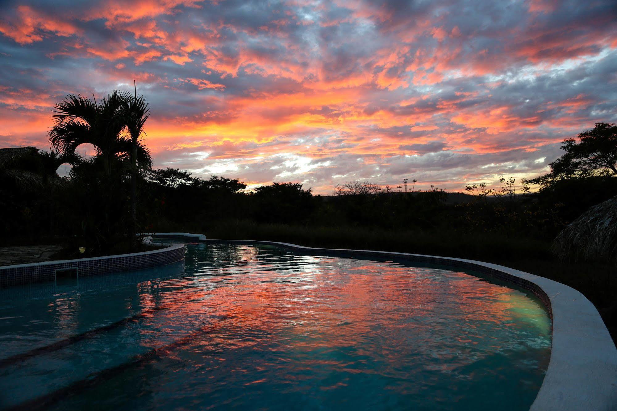 Lodge Hacienda Puerta Del Cielo Eco & *
